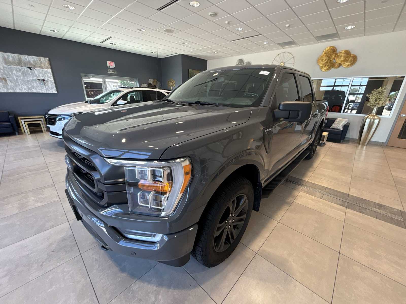 2021 Ford F-150 XLT photo 7