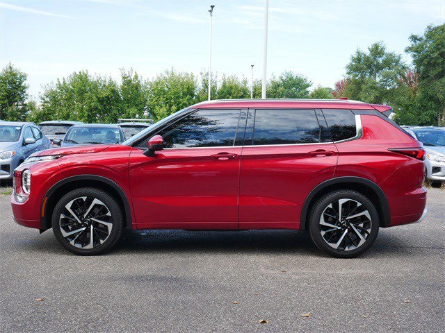2024 Mitsubishi Outlander SEL photo 4