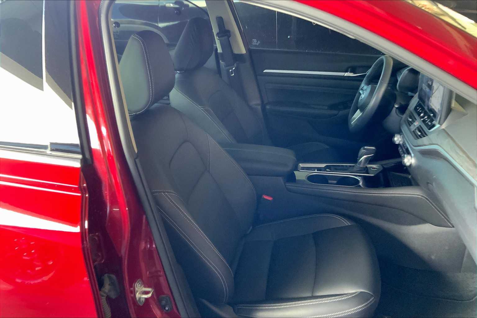 2023 Nissan Altima 2.5 SL photo 8