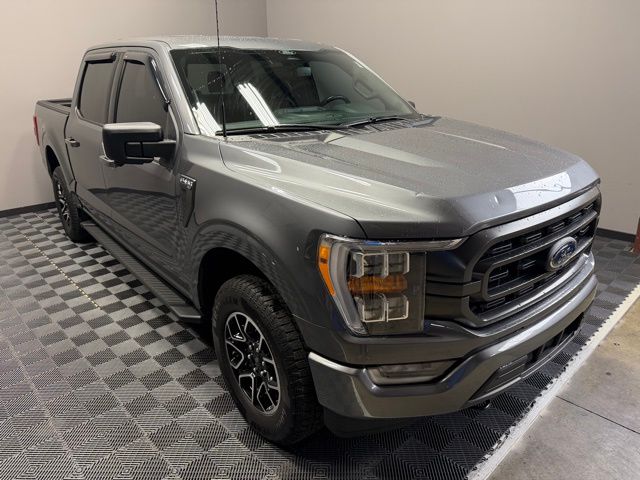 2022 Ford F-150 XLT photo 2