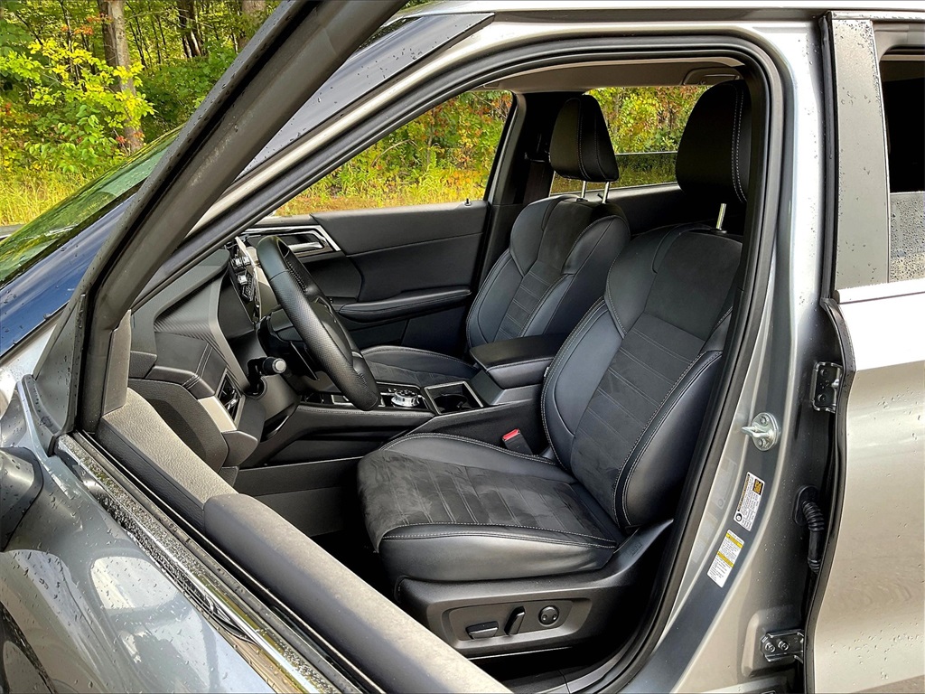 2024 Mitsubishi Outlander SE Ralliart photo 8