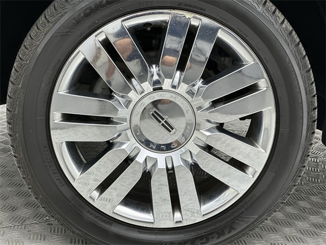 2009 Lincoln MKX Base photo 2