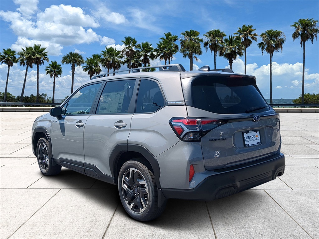 2025 Subaru Forester Premium photo 3