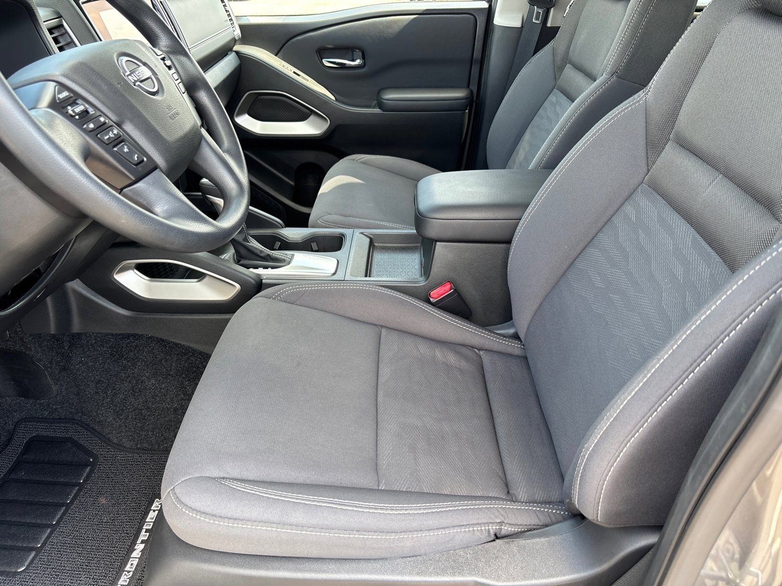 2024 Nissan Frontier SV photo 18