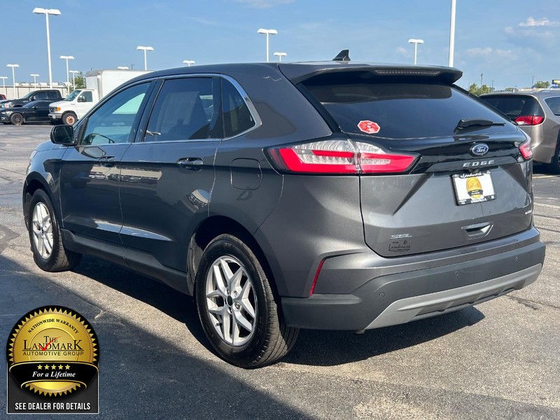 2023 Ford Edge SEL photo 5