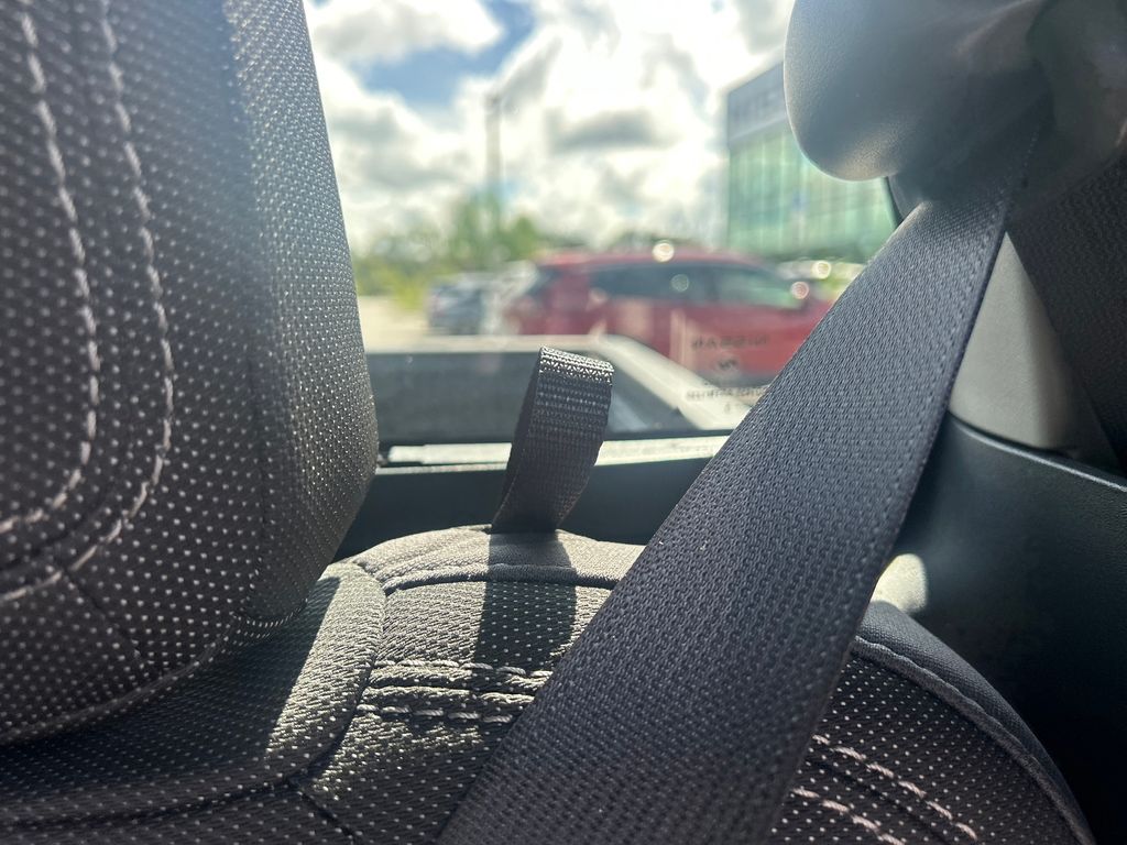 2026 Nissan Frontier SV photo 17