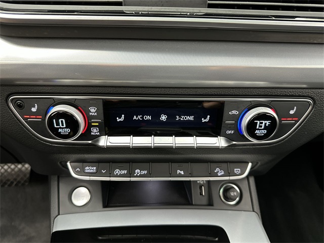 2025 Audi Q5 45 S line Premium photo 10
