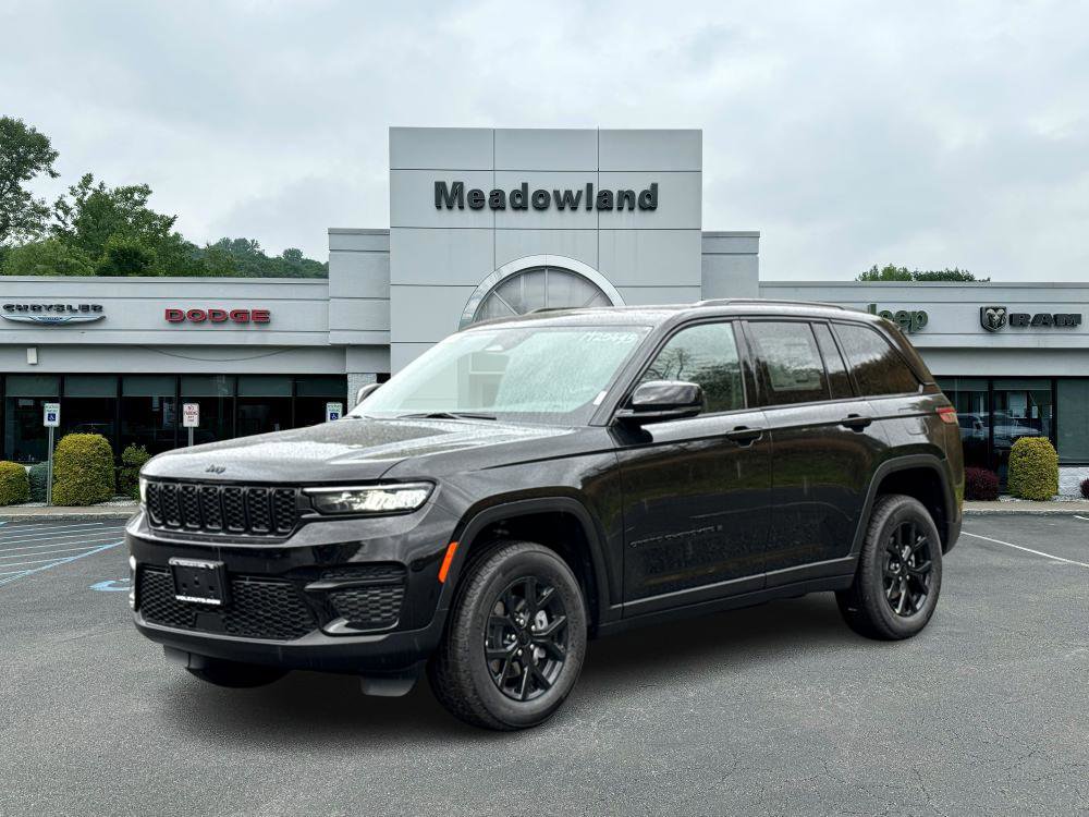 2025 Jeep Grand Cherokee Altitude's photo