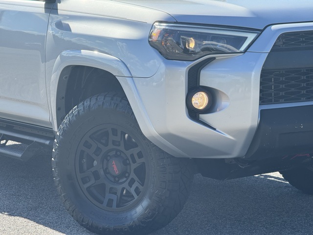 2019 Toyota 4Runner TRD Off-Road Premium photo 2
