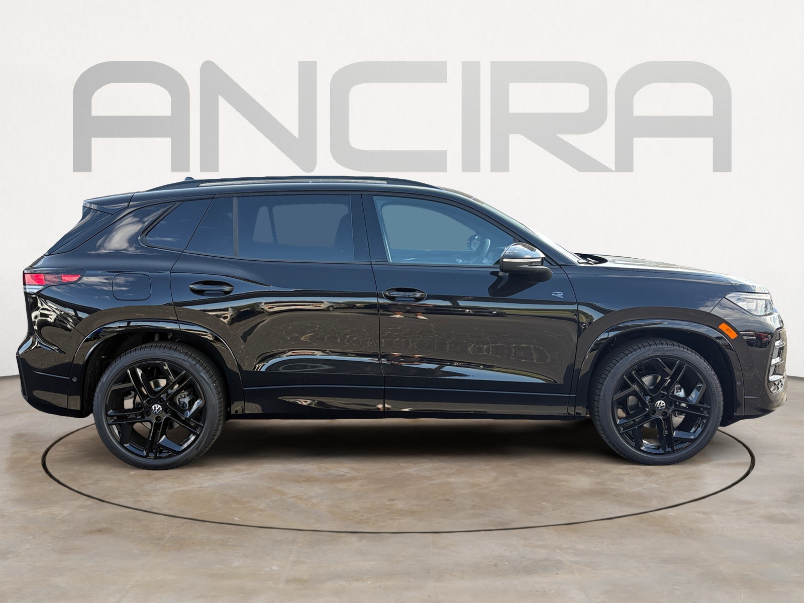 2025 Volkswagen Tiguan SE R-Line Black photo 8