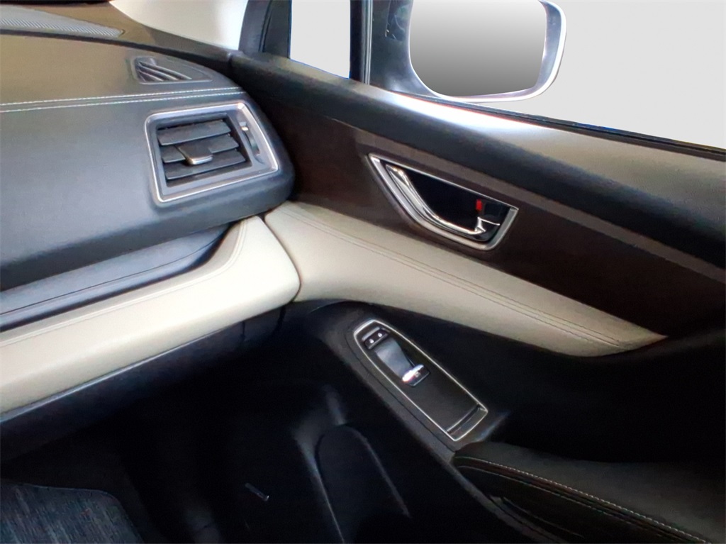 2022 Subaru Ascent Touring photo 17