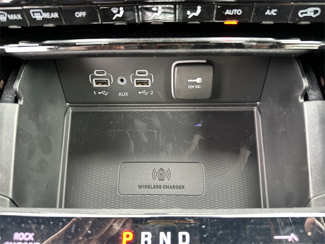 2025 Jeep Grand Cherokee Overland photo 23