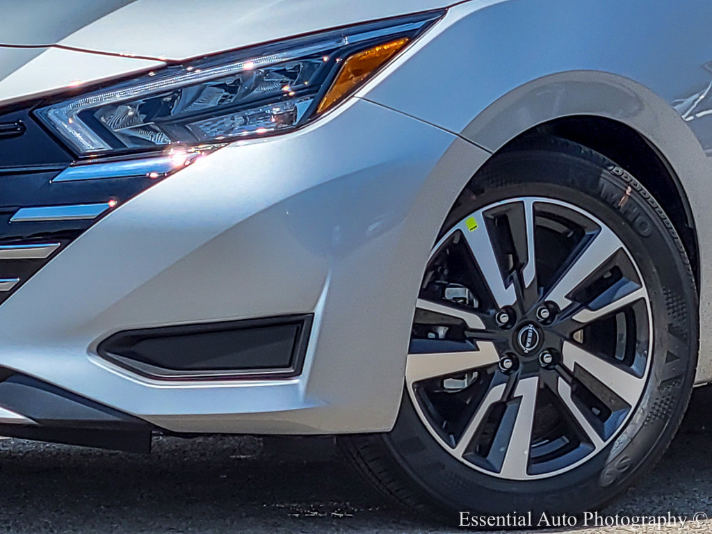 2025 Nissan Versa SV photo 3