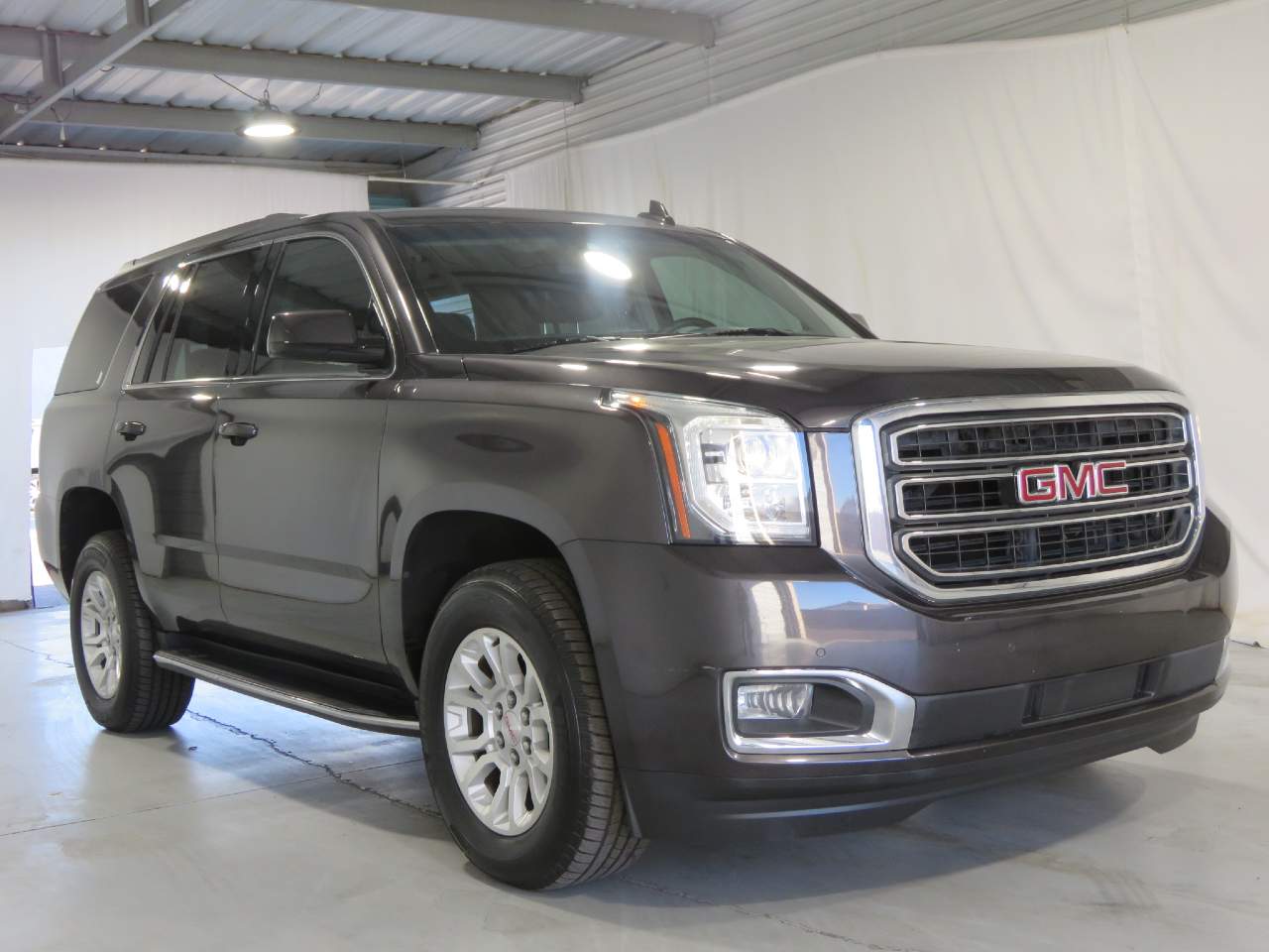 2017 Gmc Yukon SL photo 3