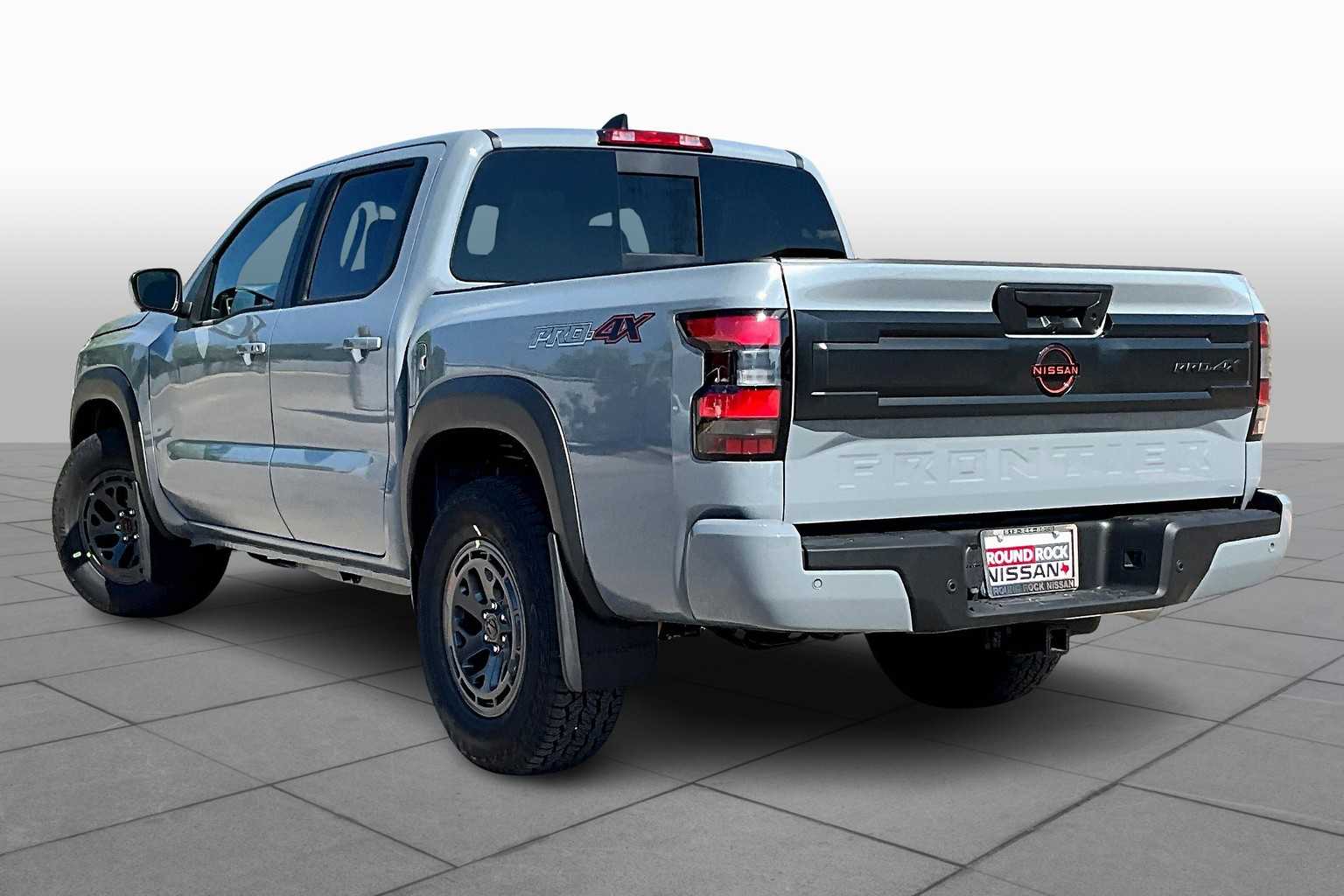 2025 Nissan Frontier PRO-4X photo 7