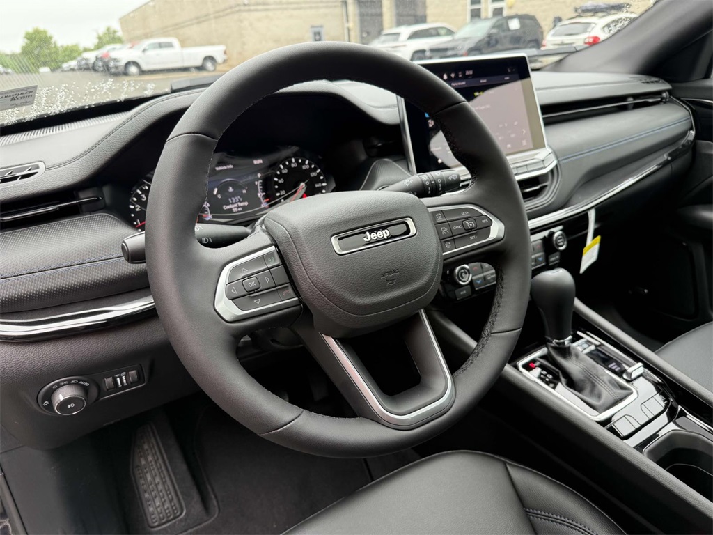 2025 Jeep Compass Limited photo 2