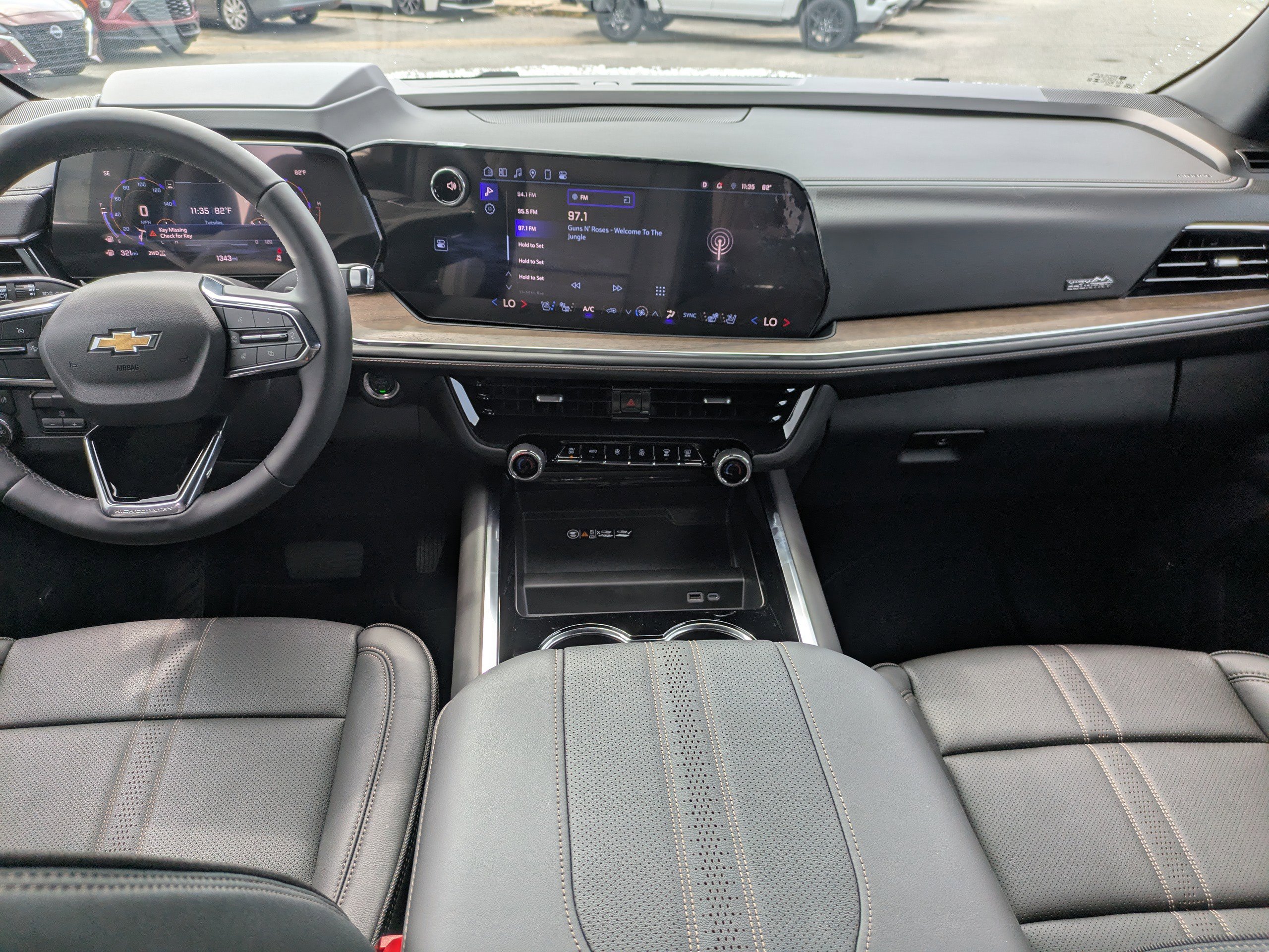 2025 Chevrolet Suburban High Country photo 16