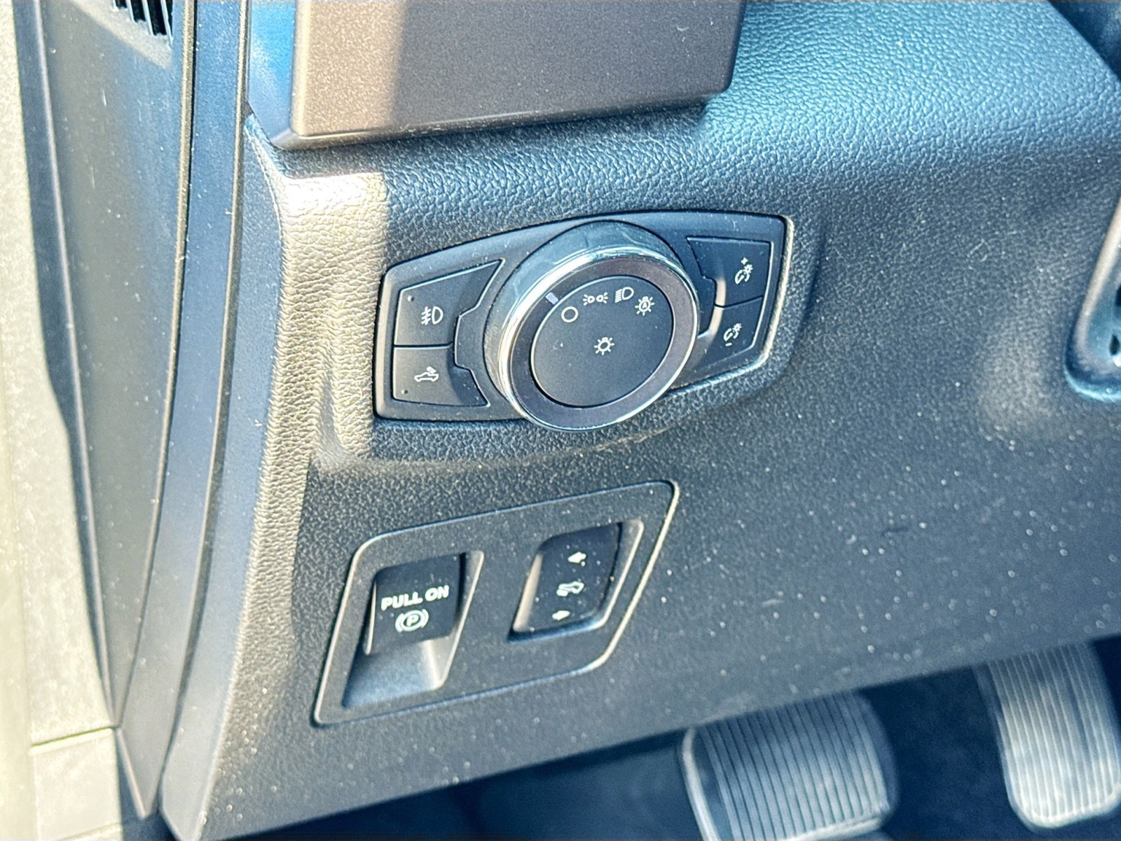 2019 Ford F-150 XLT photo 9