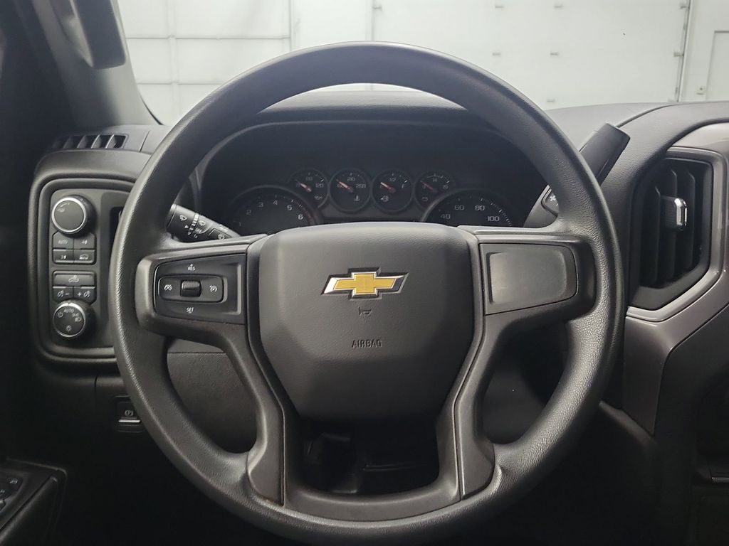2021 Chevrolet Silverado 1500 Custom photo 12