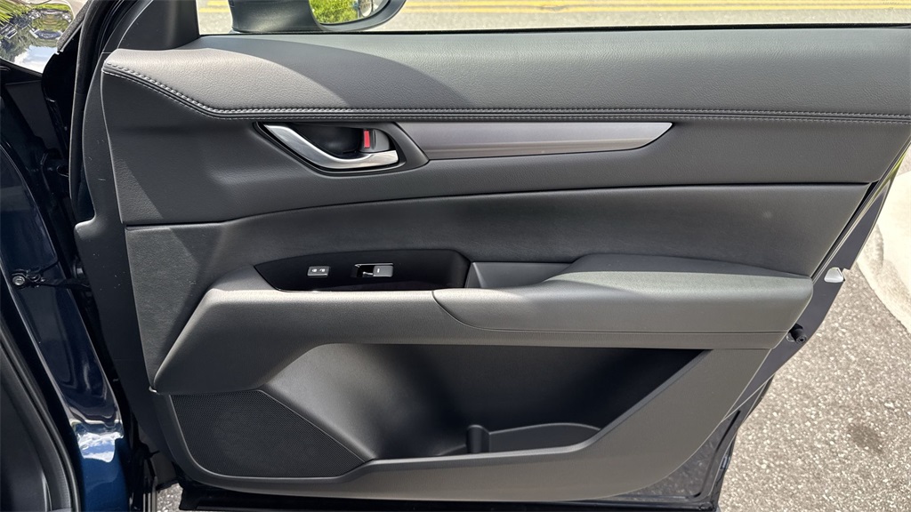 2025 Mazda CX-5 2.5 Select photo 41