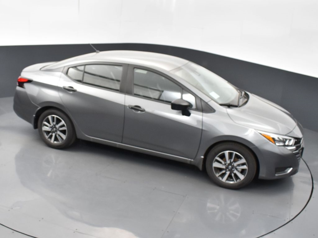 2025 Nissan Versa 1.6 S photo 35