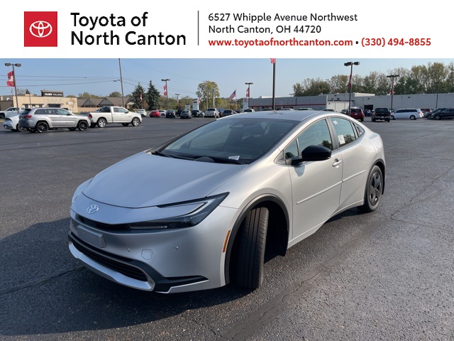 2026 Toyota Prius SE's photo