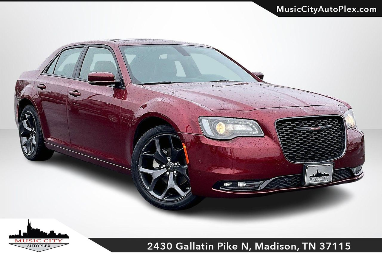 2023 Chrysler 300 S's photo