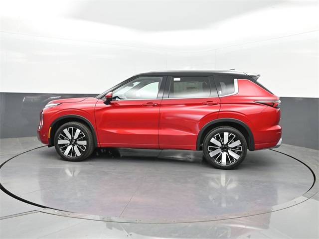 2025 Mitsubishi Outlander SEL photo 2