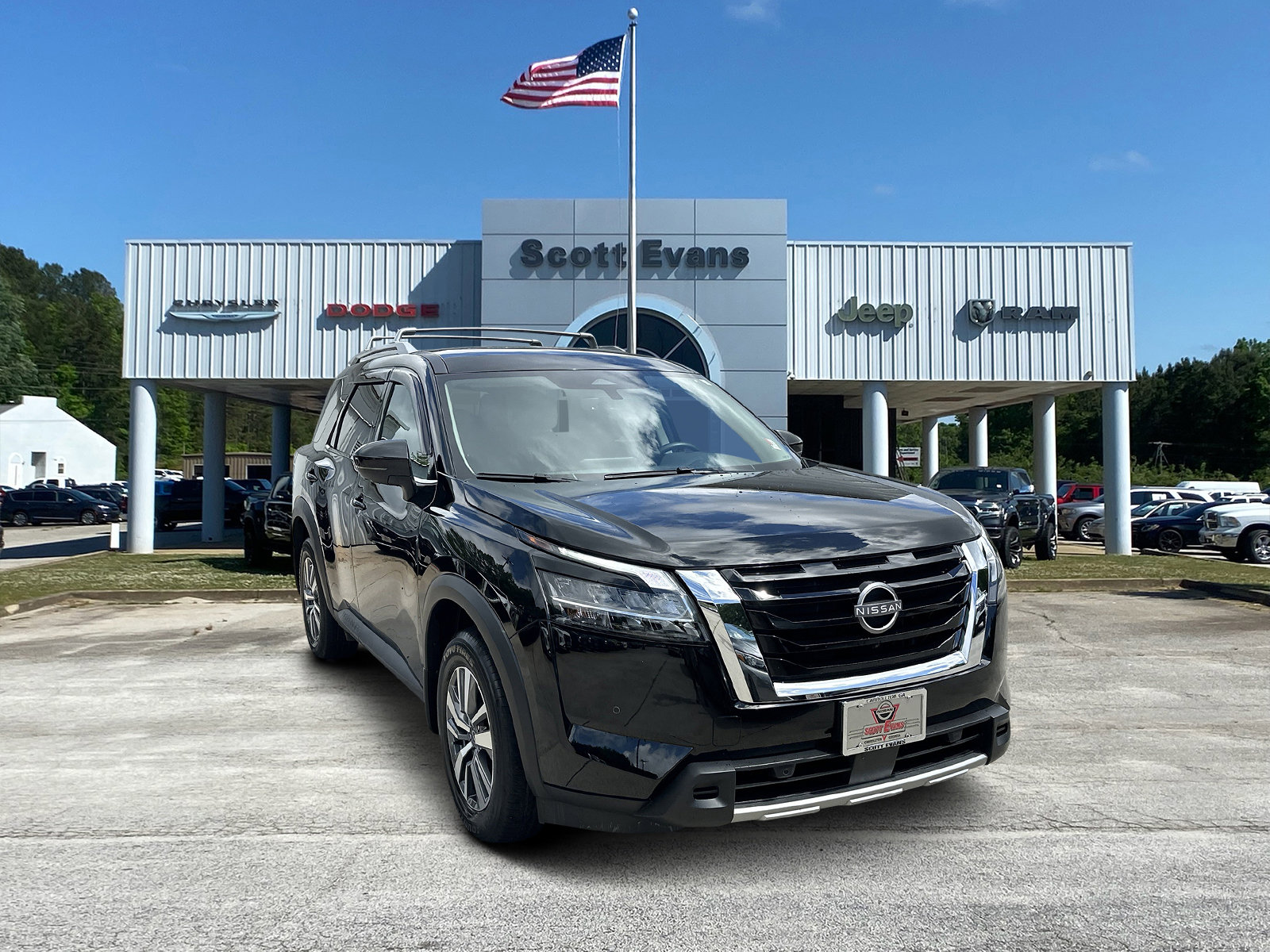 2024 Nissan Pathfinder SL's photo