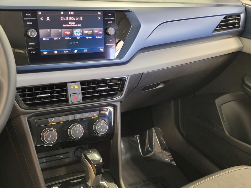 2023 Volkswagen Taos SE photo 25