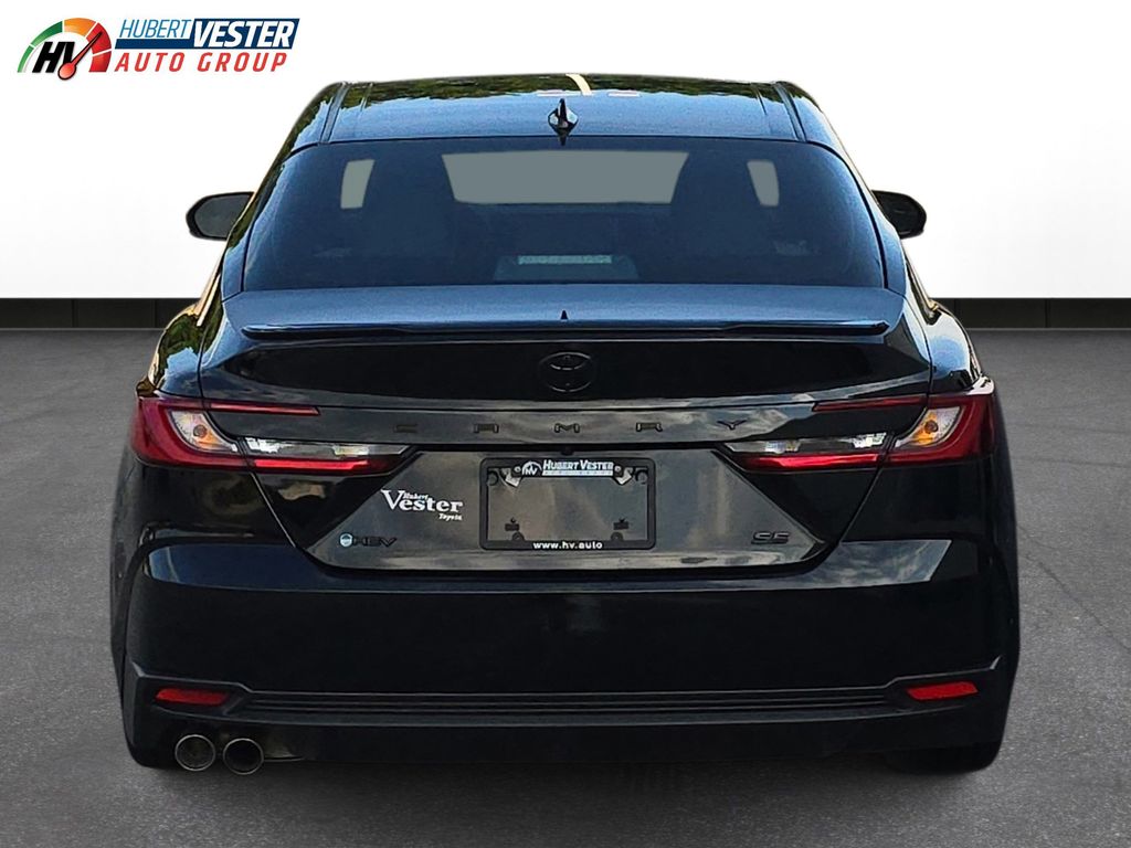 2025 Toyota Camry SE photo 6