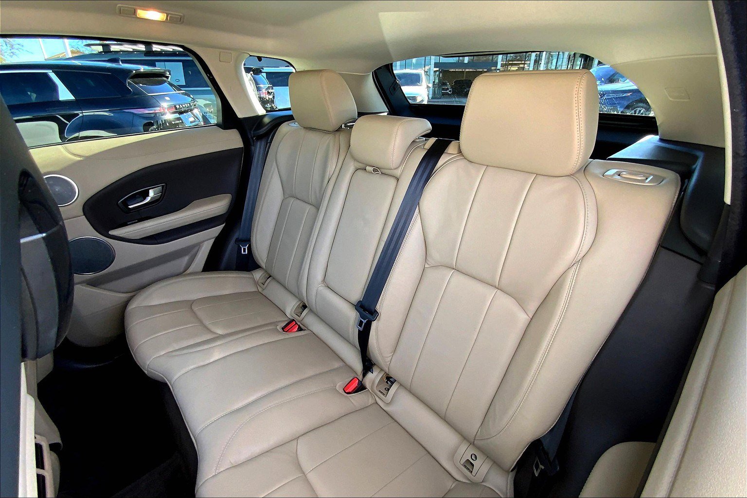 2019 Land Rover Range Rover Evoque SE photo 23