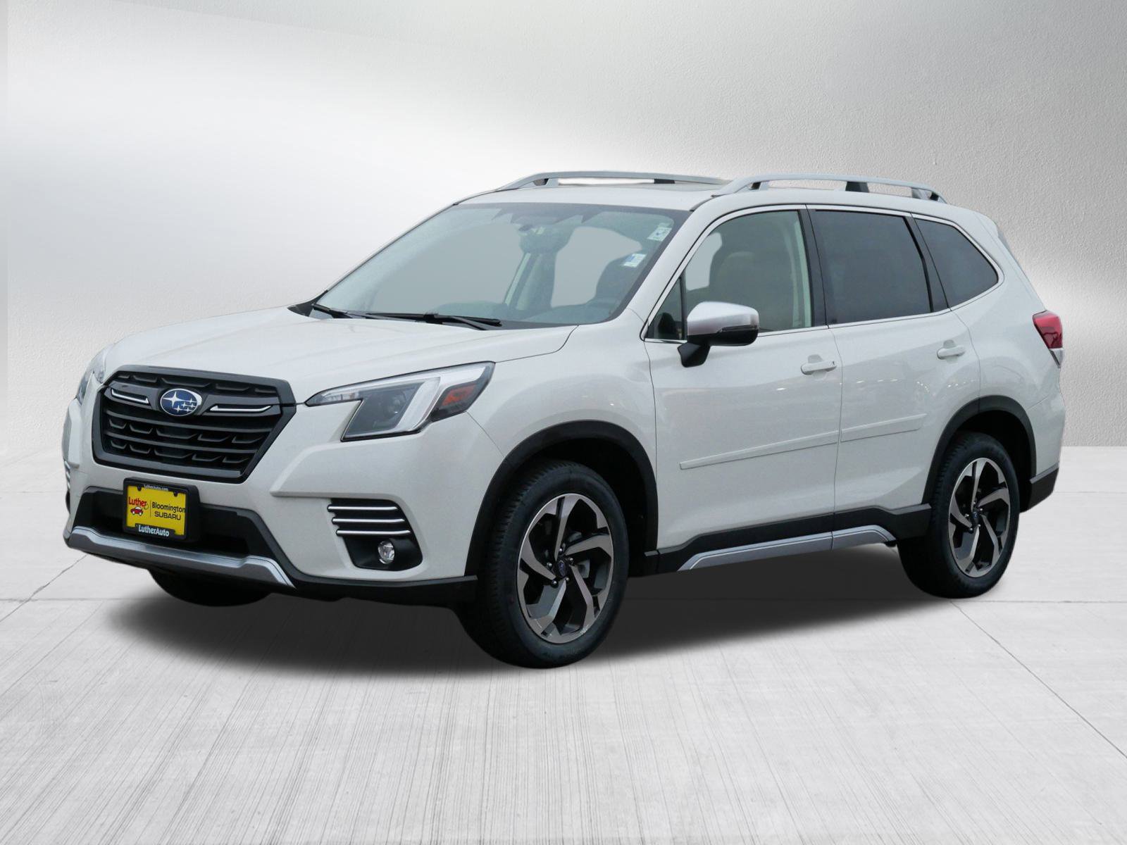 2023 Subaru Forester Touring photo 3