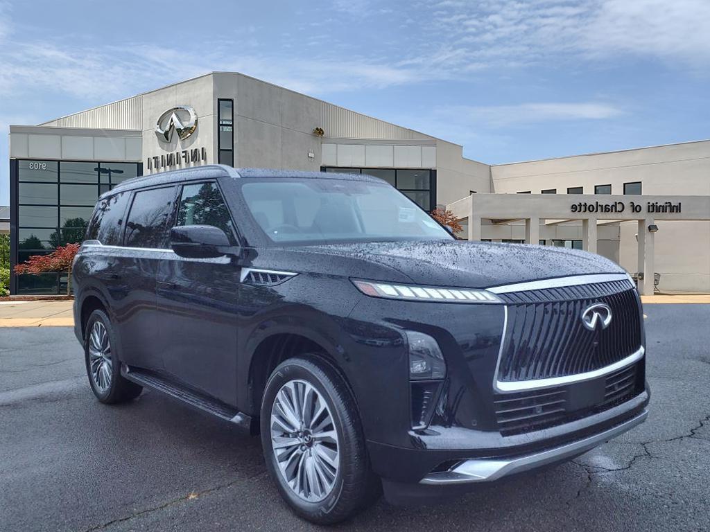 2025 INFINITI QX80 Luxe's photo