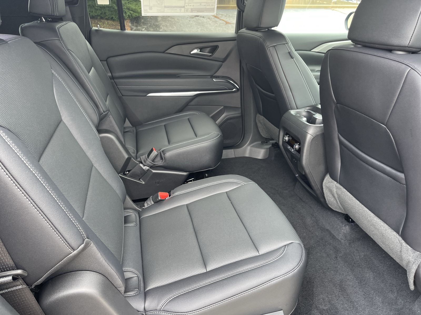 2026 Chevrolet Traverse photo 14