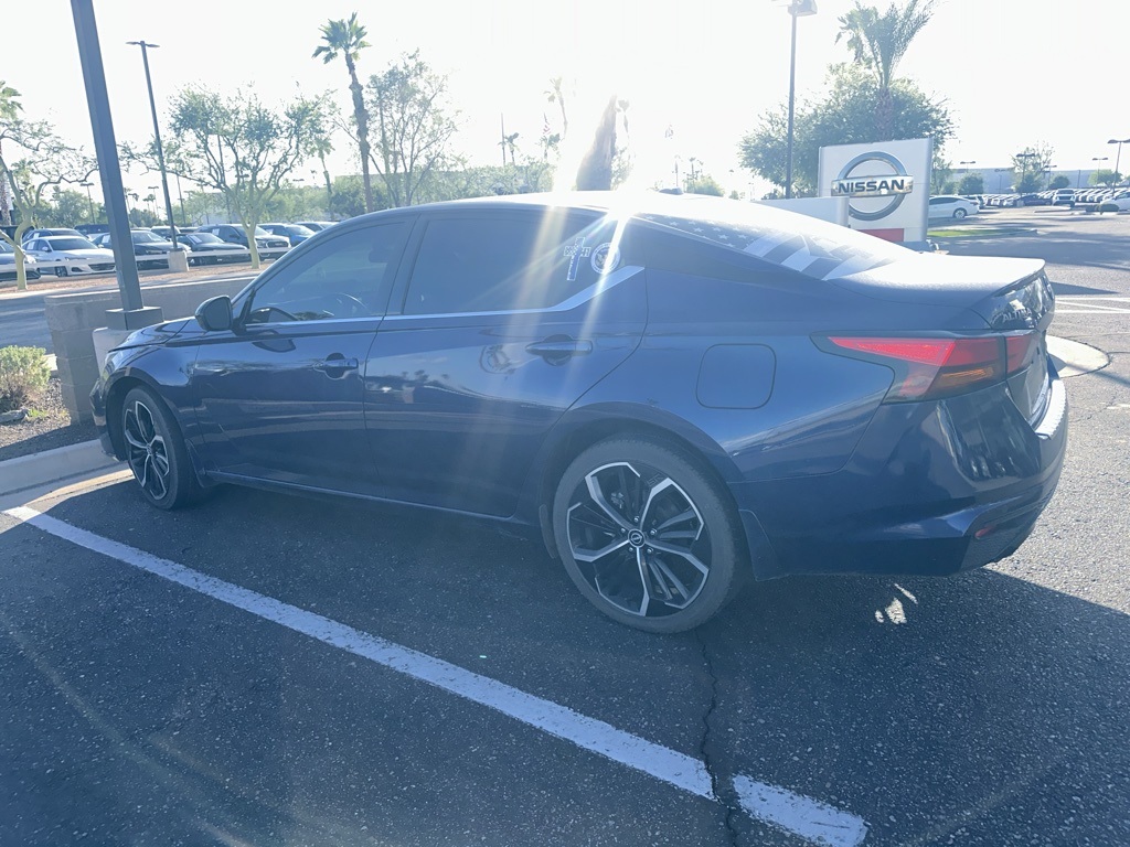 2023 Nissan Altima 2.5 SR photo 3