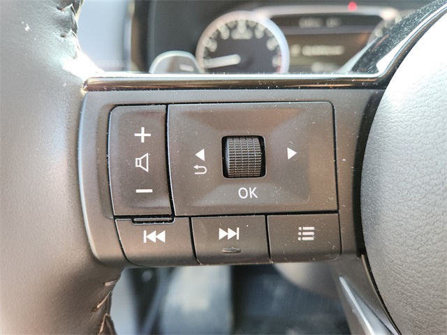 2022 Nissan Pathfinder SV photo 25