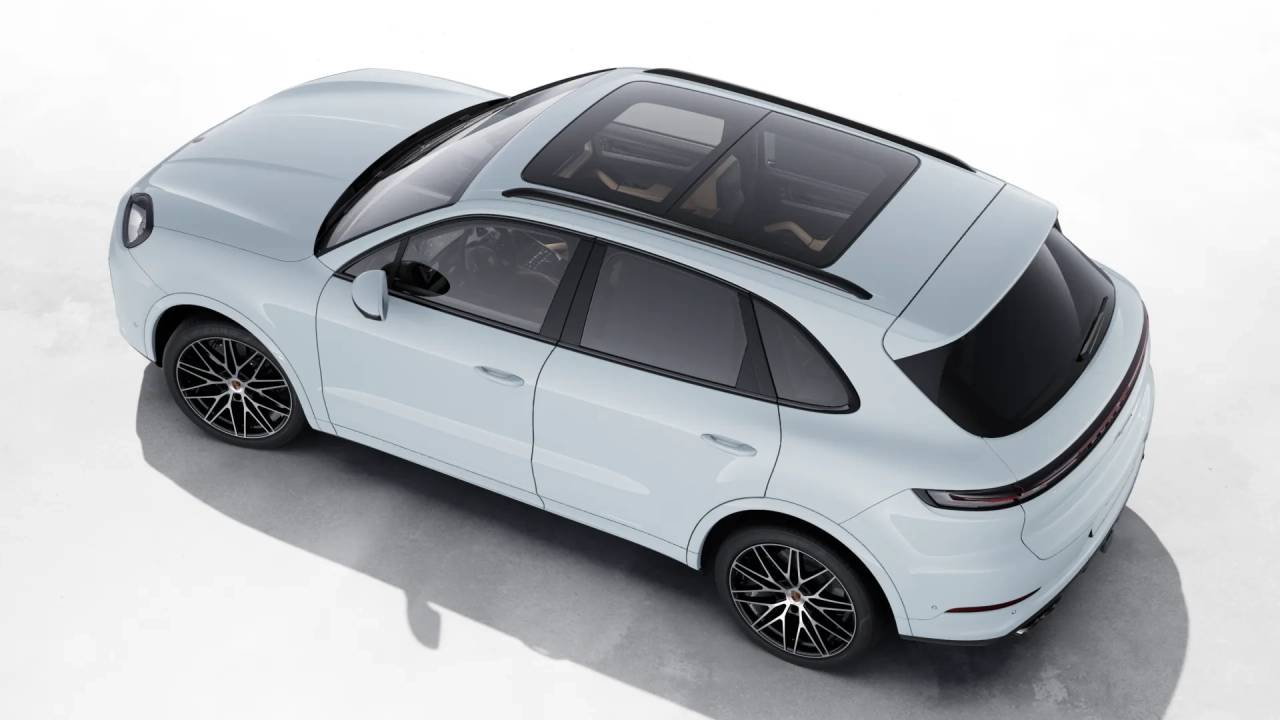 2025 Porsche Cayenne Base photo 4