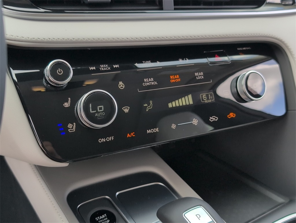 2026 Infiniti QX60 Luxe photo 11