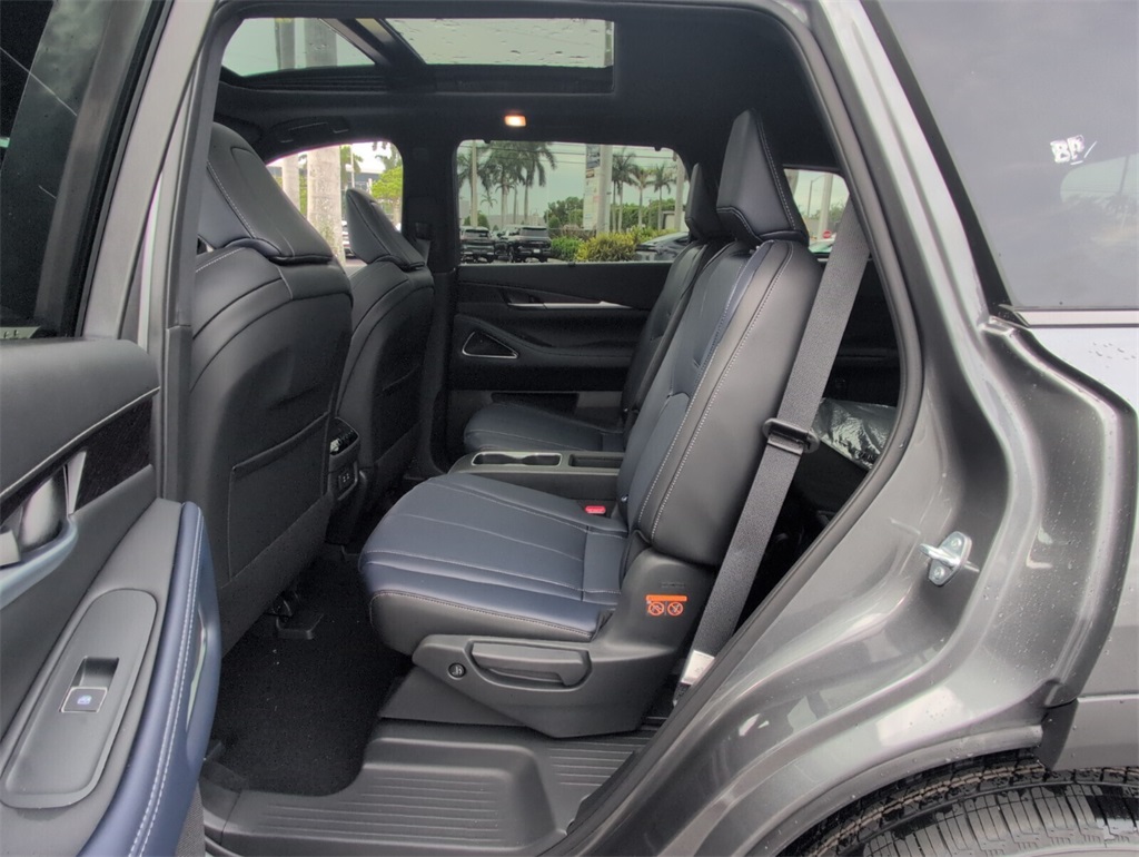 2026 Infiniti QX60 AWD photo 7