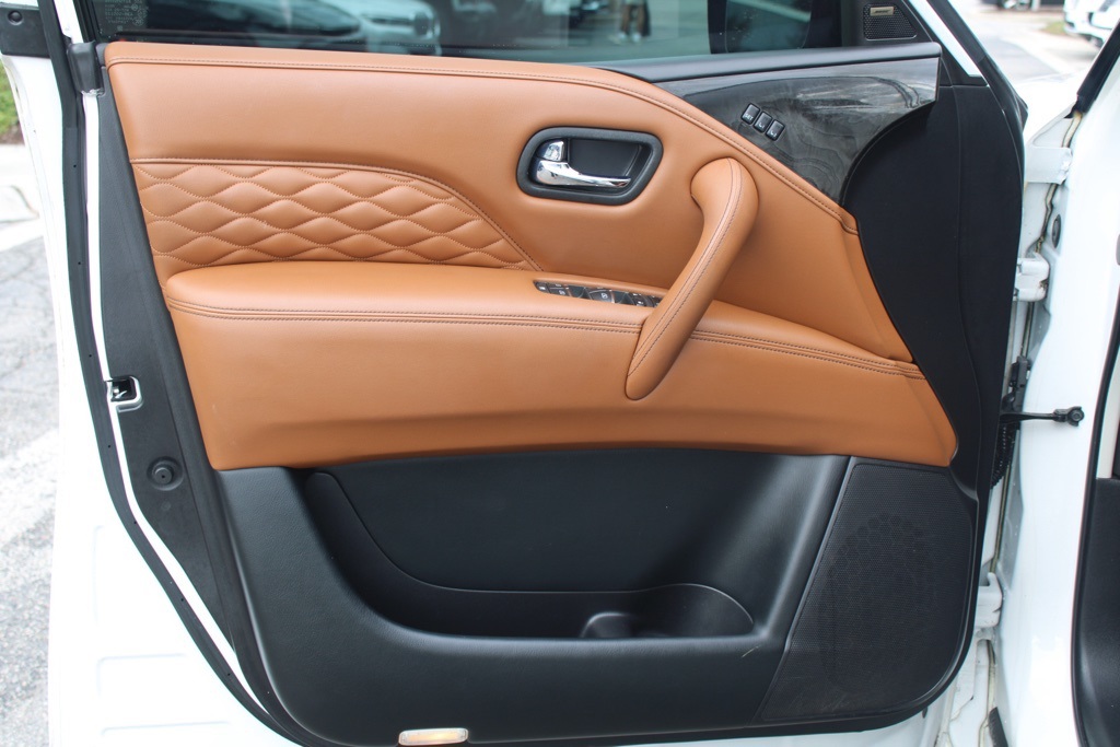 2019 Infiniti QX80 Luxe photo 10