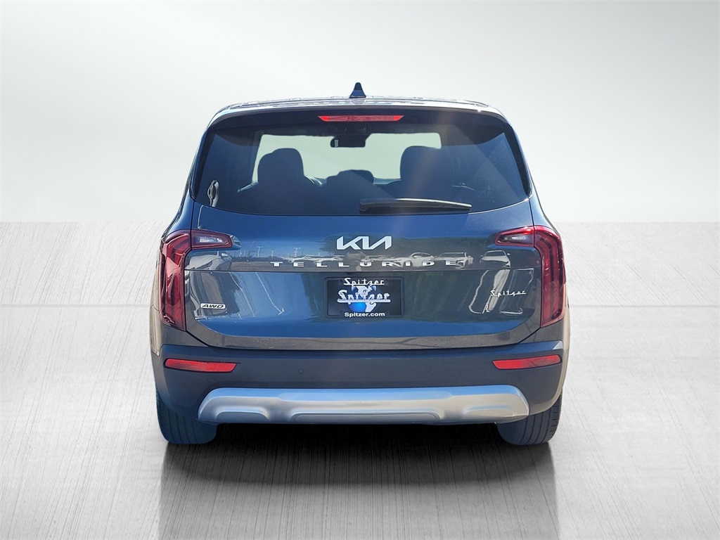 2022 Kia Telluride LX photo 3