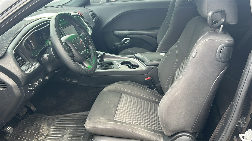 2019 Dodge Challenger SXT photo 10