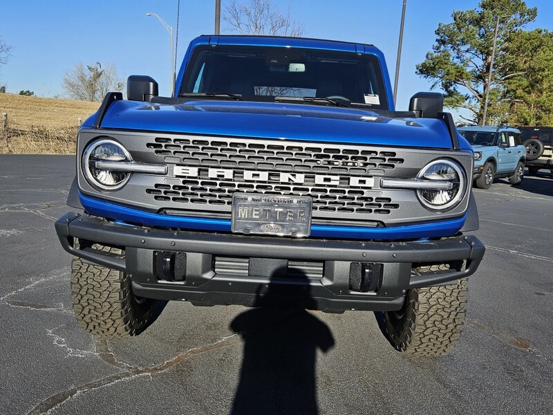 2024 Ford Bronco Badlands photo 2