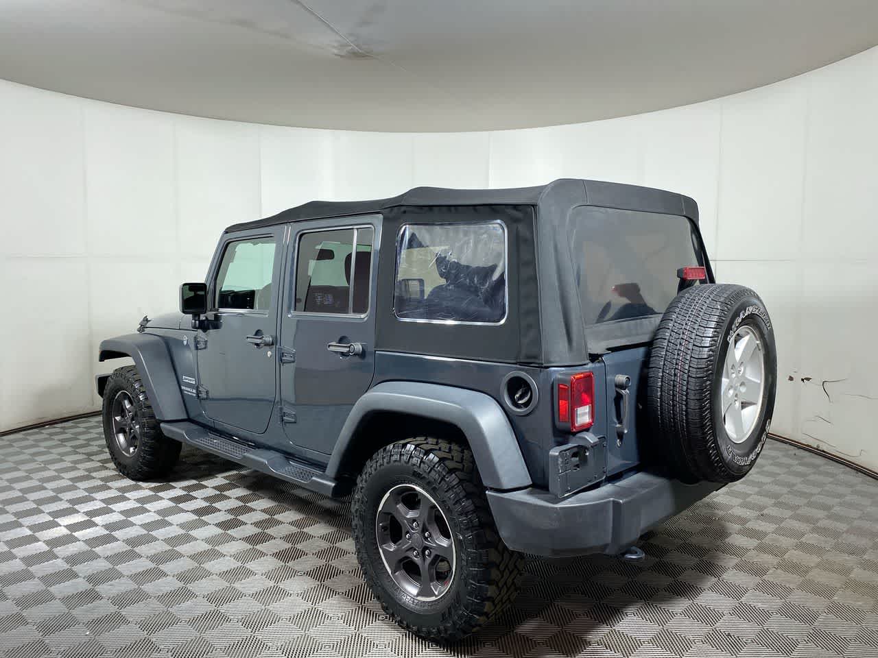 2017 Jeep Wrangler Unlimited Sport photo 4