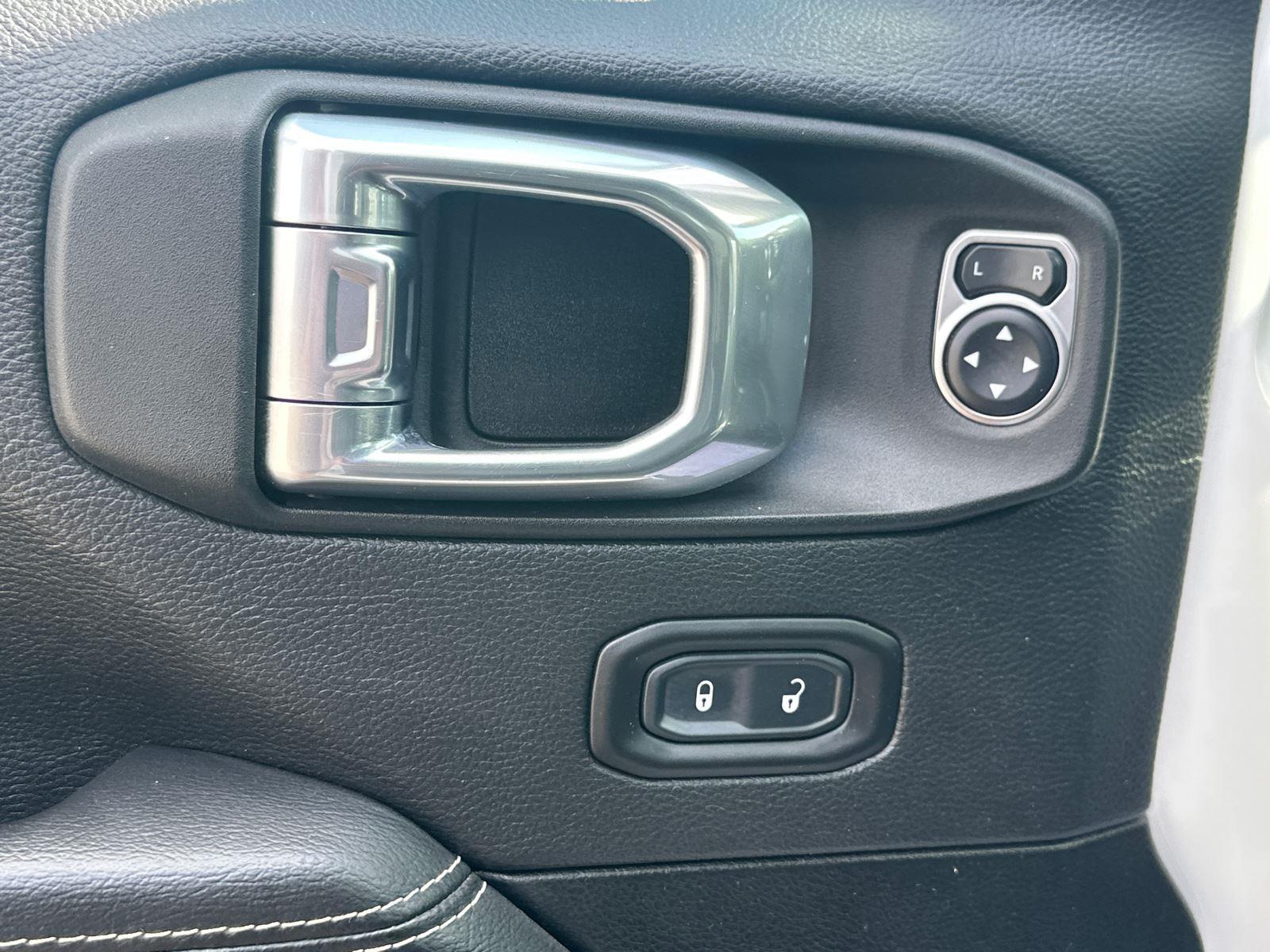 2021 Jeep Wrangler Unlimited Sahara photo 10