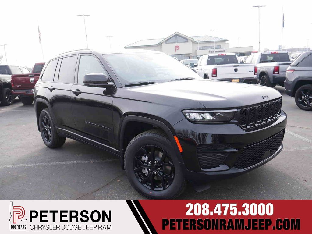 2025 Jeep Grand Cherokee Altitude's photo