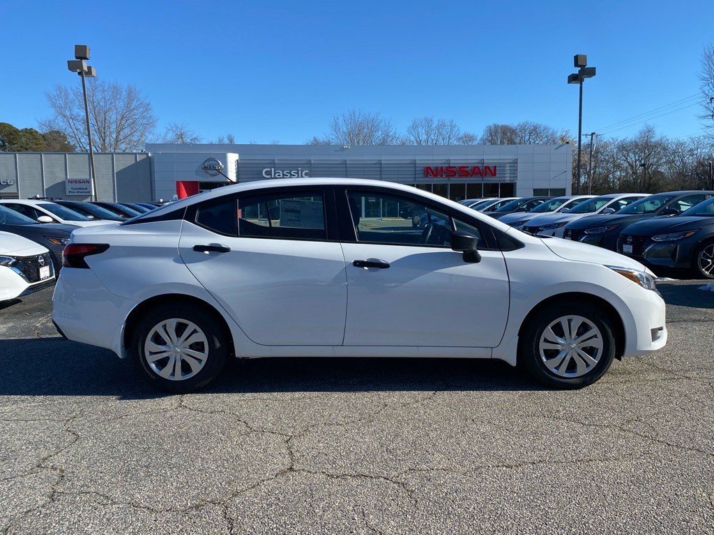 2025 Nissan Versa S photo 2