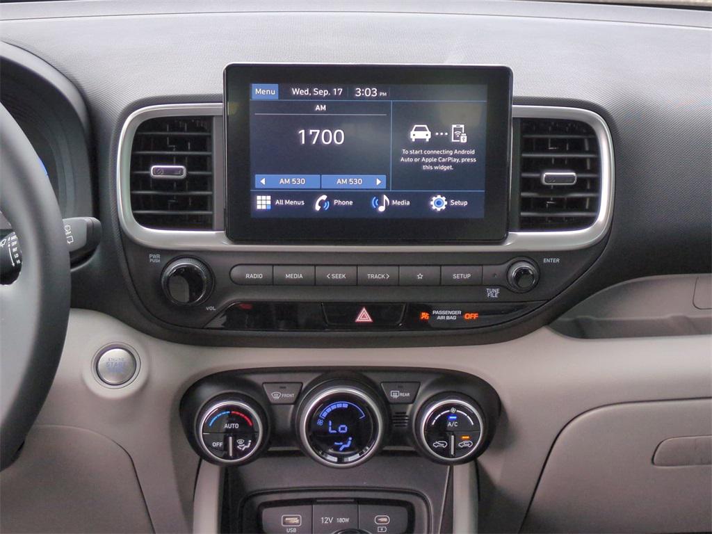 2025 Hyundai Venue SEL photo 13