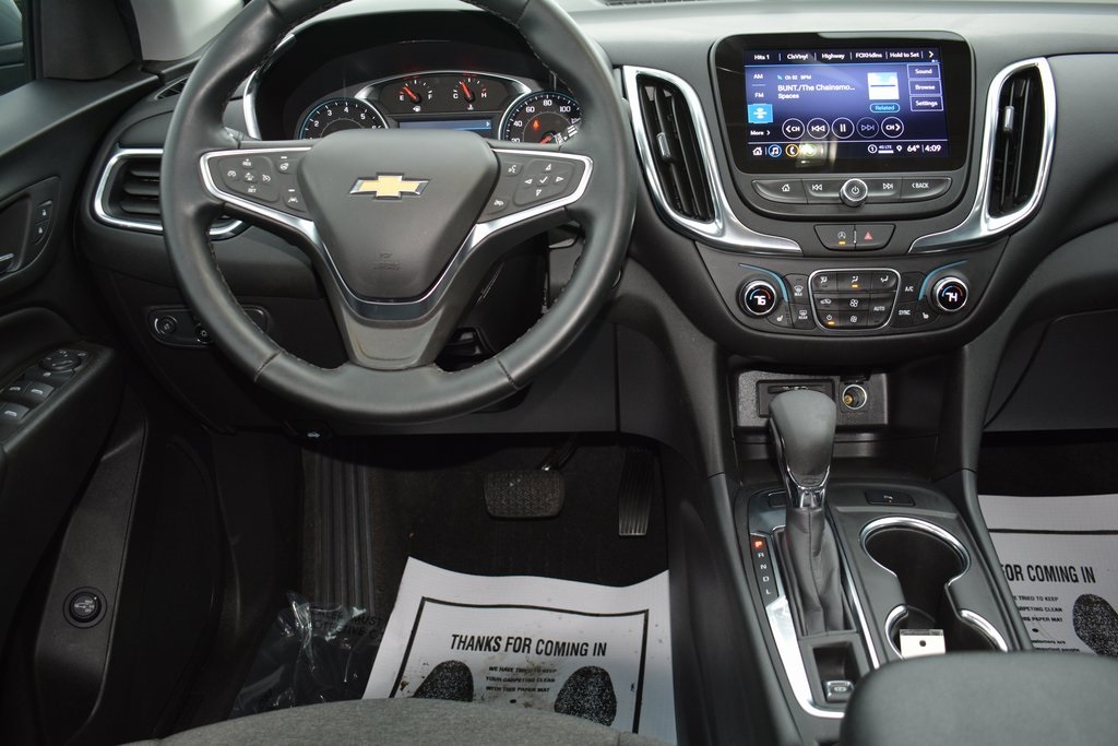 2024 Chevrolet Equinox LT photo 3